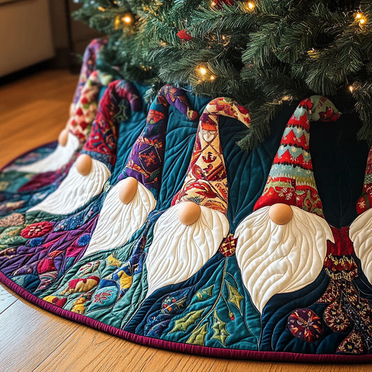 Holiday Gnomes Quilted Christmas Tree Skirt NCU0VH424