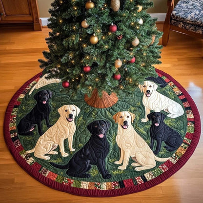 Labrador Snowy Adventure Christmas Quilted Tree Skirt NCU0DV1530